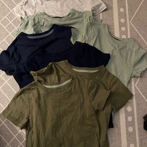 Set of 8 H&M plain T-shirts boys unisex size 2-4